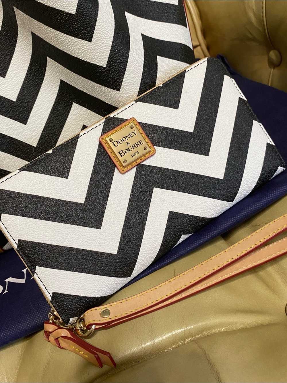 SALE! Dooney & Bourke Large Brenna Satchel & Zip Wallet Set Black/White - Picture 13 of 16